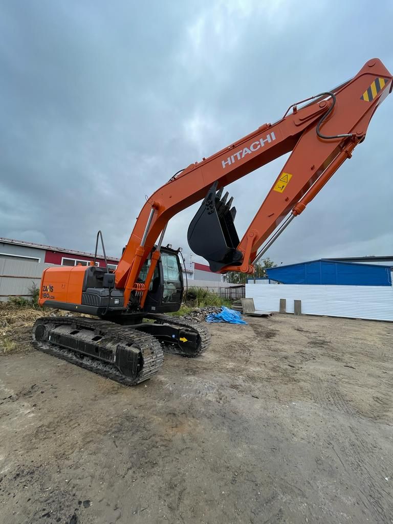 Экскаватор JCB JS 330L